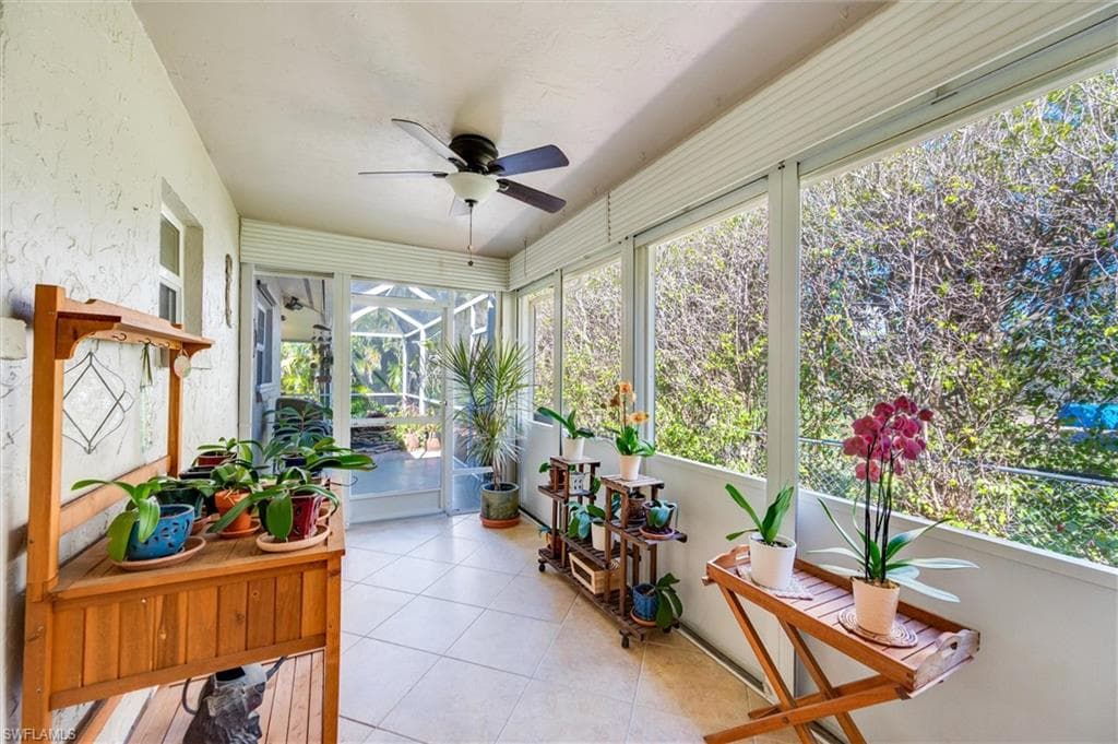 715 96th Ave N, Naples, FL 34108-27