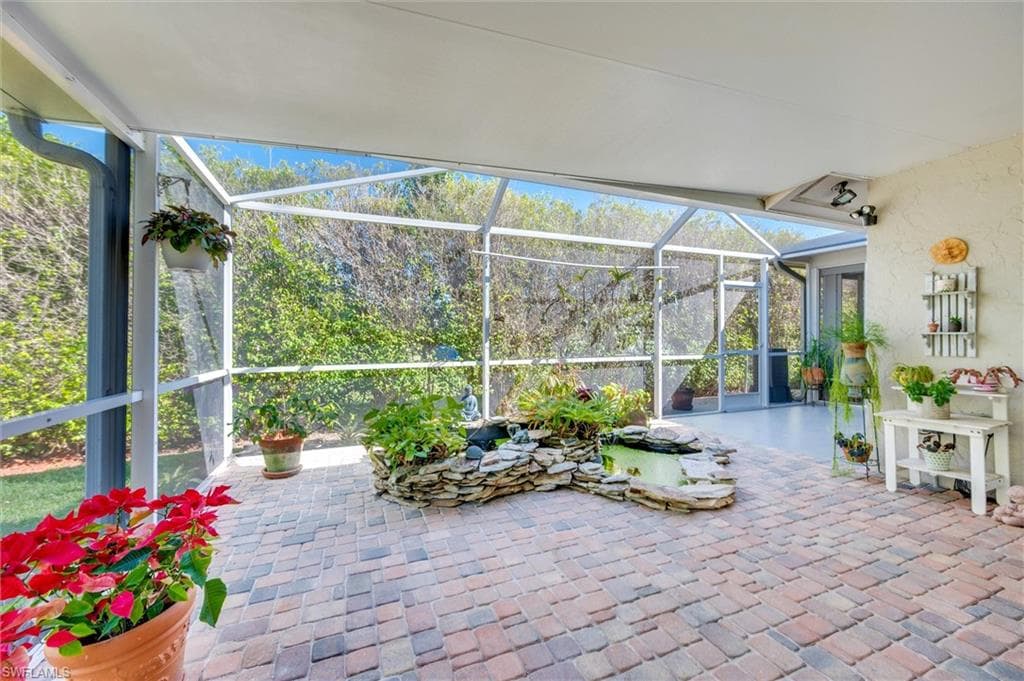 715 96th Ave N, Naples, FL 34108-33