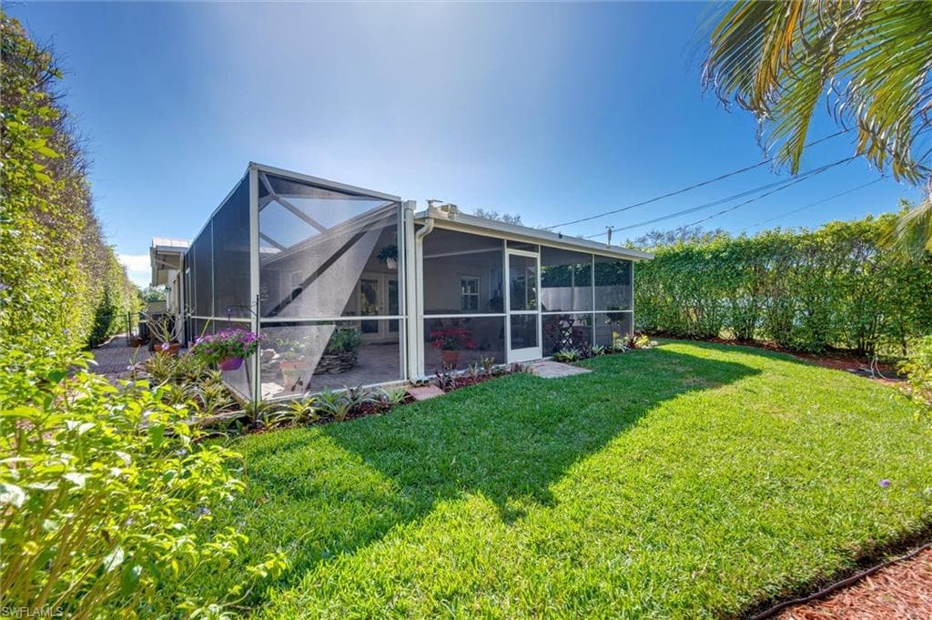 715 96th Ave N, Naples, FL 34108-34