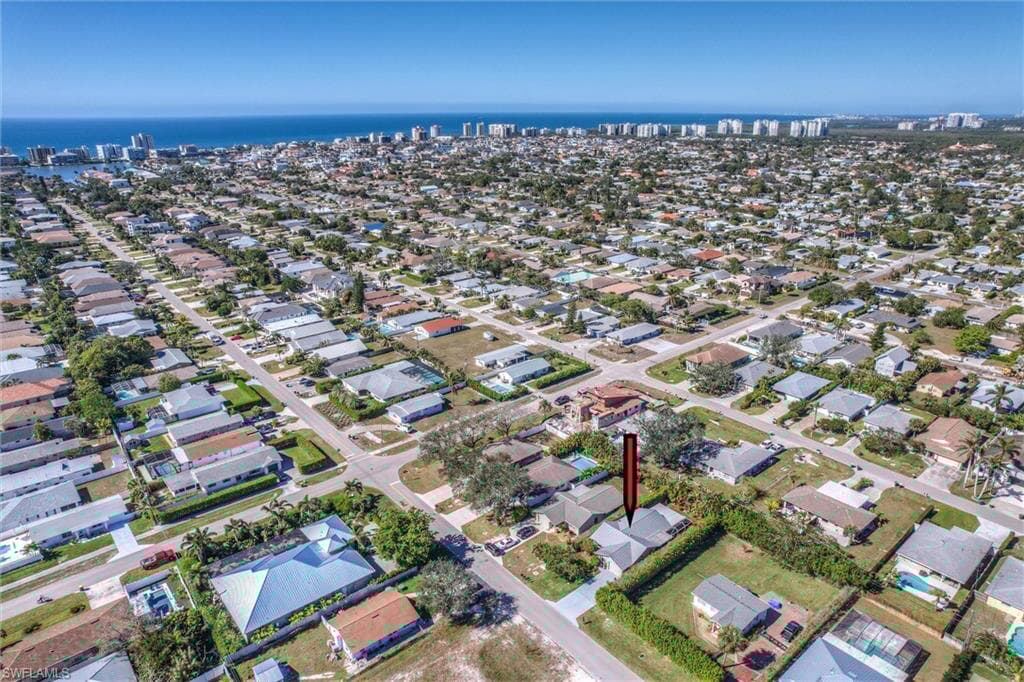 715 96th Ave N, Naples, FL 34108-37