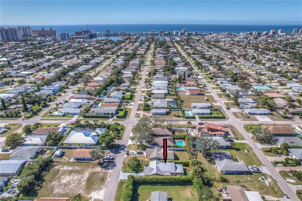 715 96th Ave N, Naples, FL 34108-4