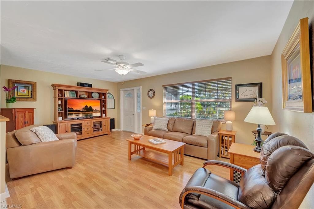 715 96th Ave N, Naples, FL 34108-8