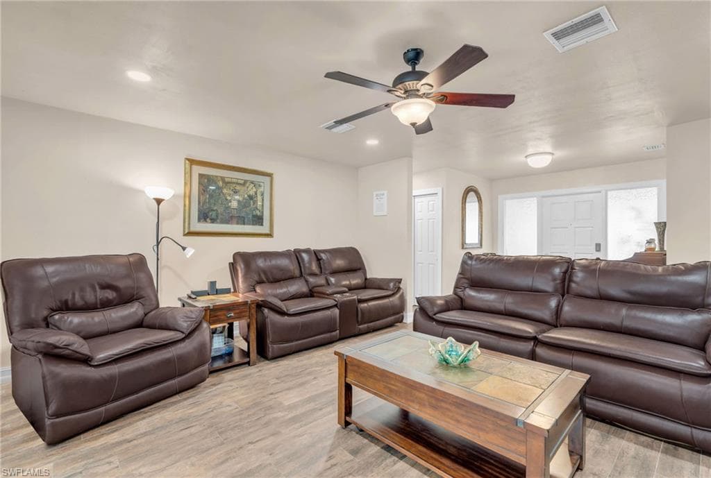 4240 Perth Ct, North Fort Myers, FL 33903-8