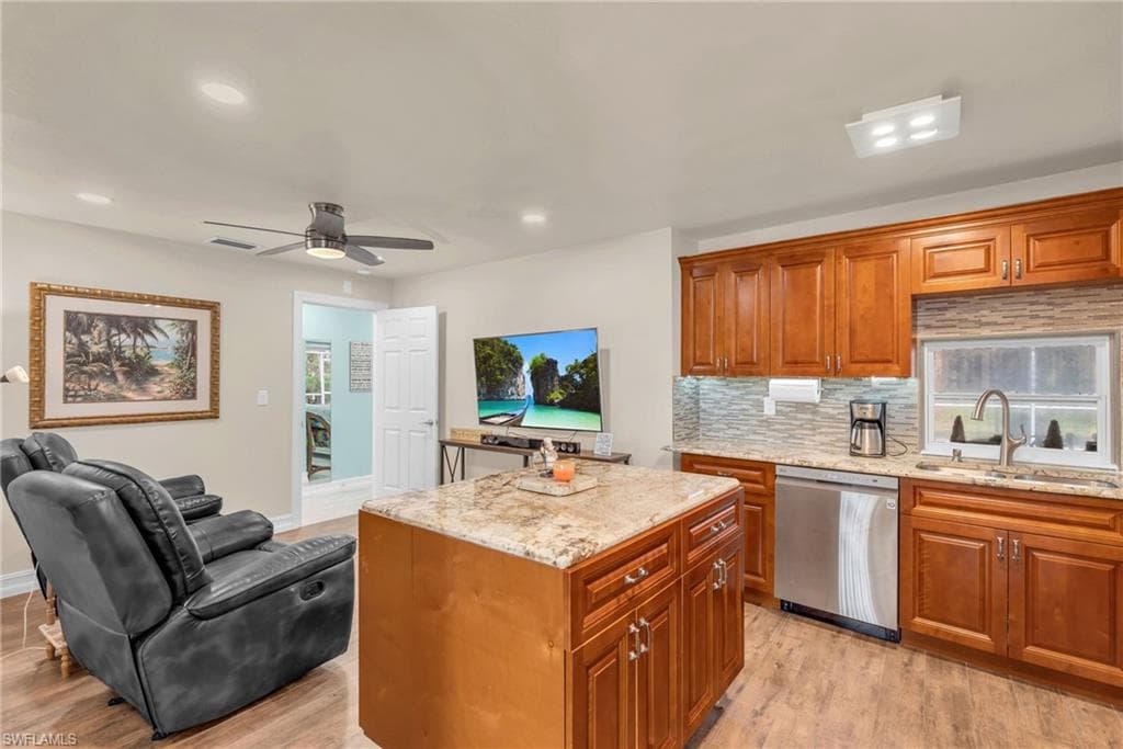 4240 Perth Ct, North Fort Myers, FL 33903-13