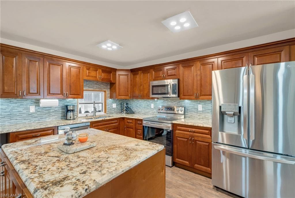 4240 Perth Ct, North Fort Myers, FL 33903-2