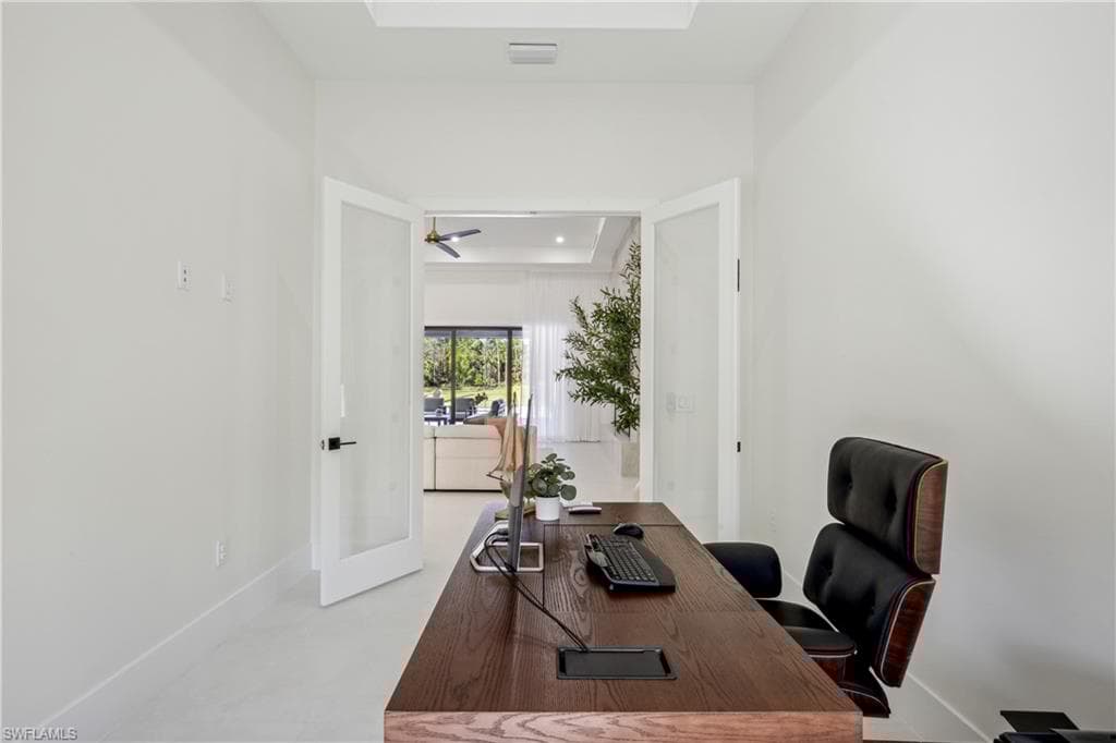 467 20th Ave NE, Naples, FL 34120-14