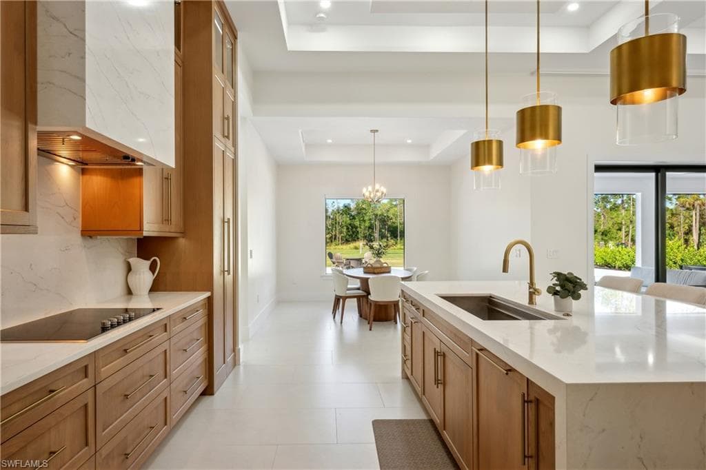 467 20th Ave NE, Naples, FL 34120-23
