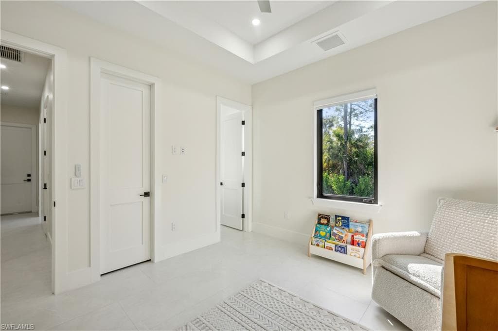 467 20th Ave NE, Naples, FL 34120-36