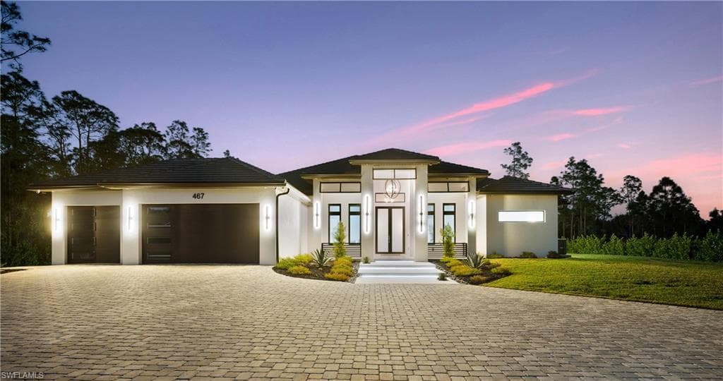 467 20th Ave NE, Naples, FL 34120-3