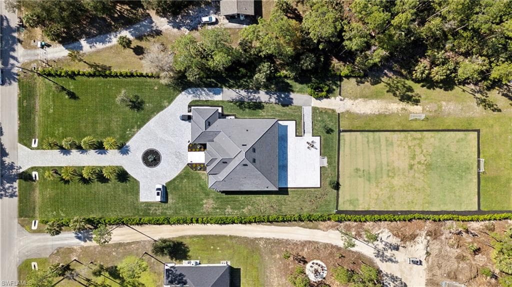 467 20th Ave NE, Naples, FL 34120-44