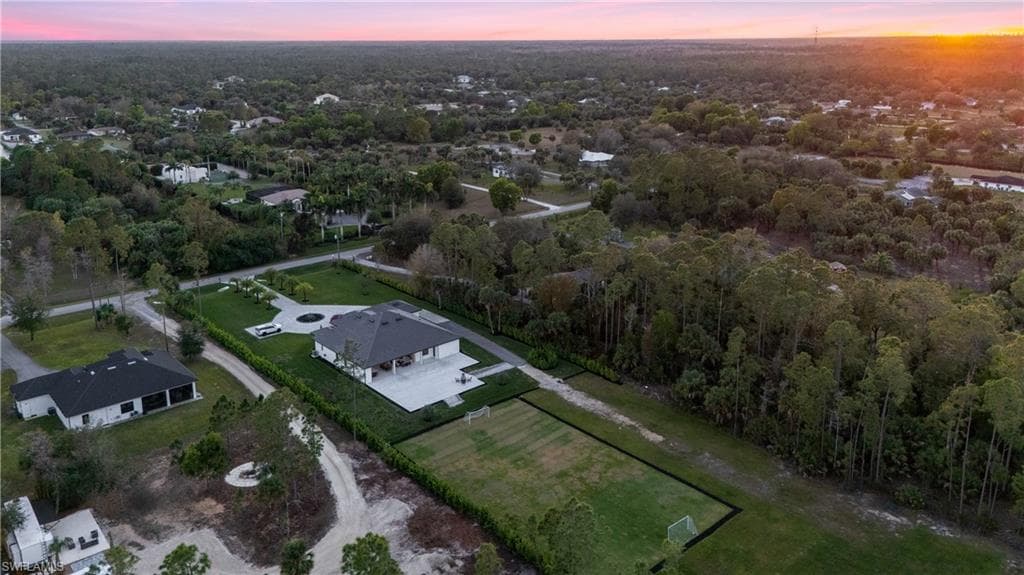 467 20th Ave NE, Naples, FL 34120-46