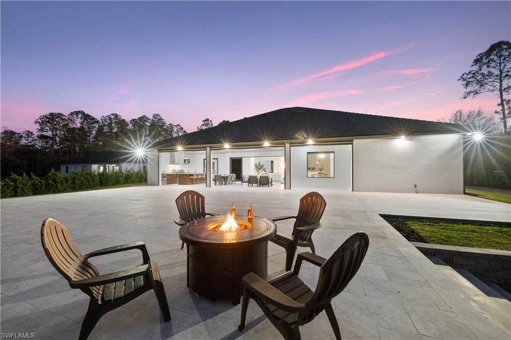 467 20th Ave NE, Naples, FL 34120-6
