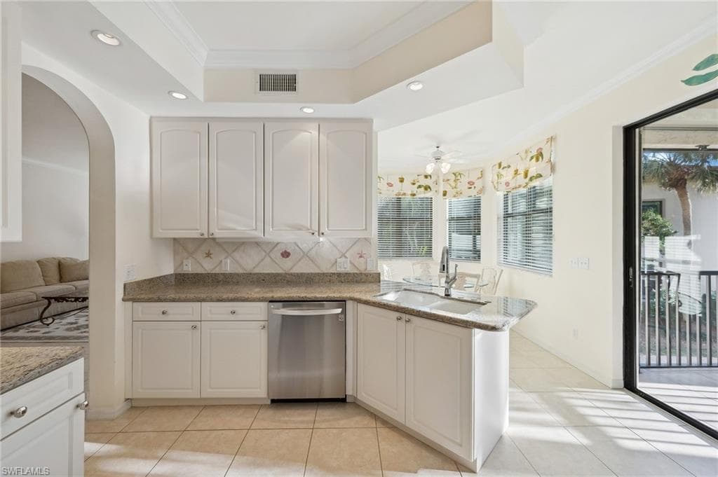 7024 Pelican Bay Blvd F101, Naples, FL 34108-17