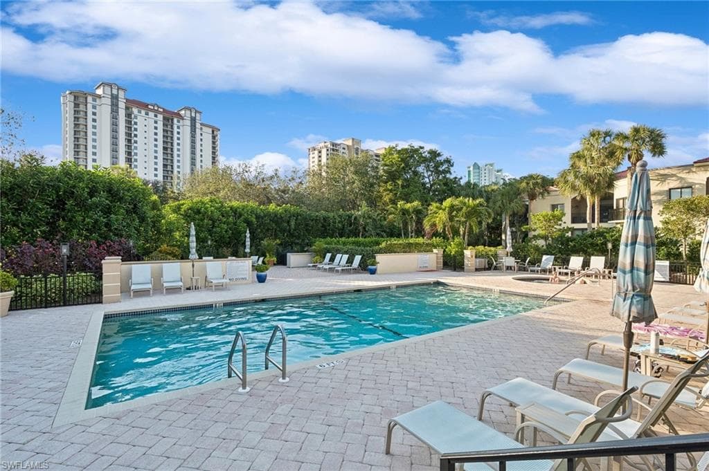 7024 Pelican Bay Blvd F101, Naples, FL 34108-22