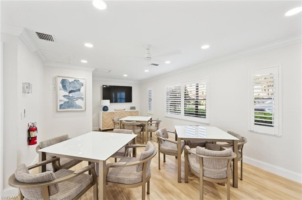 7024 Pelican Bay Blvd F101, Naples, FL 34108-23