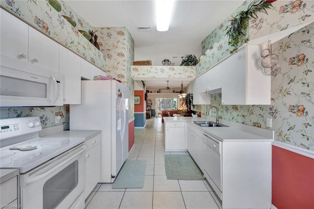 9680 Rosewood Pointe Ter 201, Bonita Springs, FL 34135-10