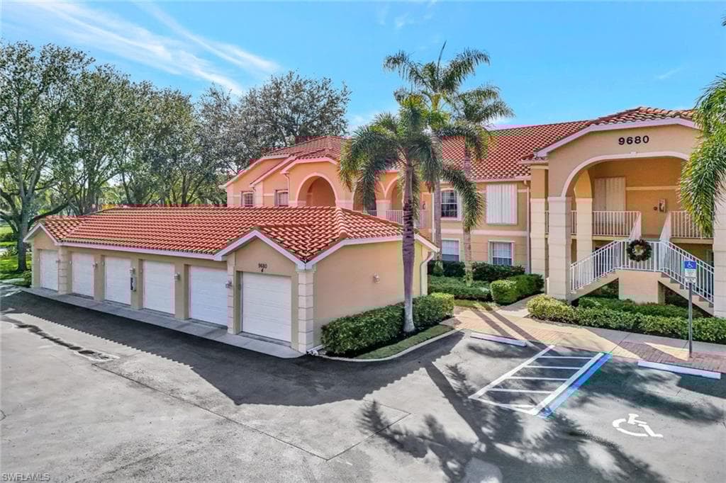 9680 Rosewood Pointe Ter 201, Bonita Springs, FL 34135-5
