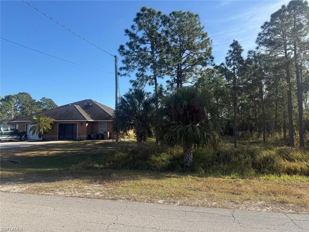 753/755 Eisenhower Blvd, Lehigh Acres, FL 33974-3