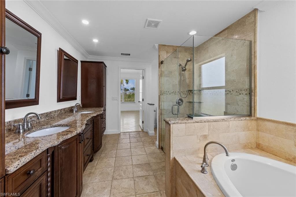 831 5th Ter, Cape Coral, FL 33991-20