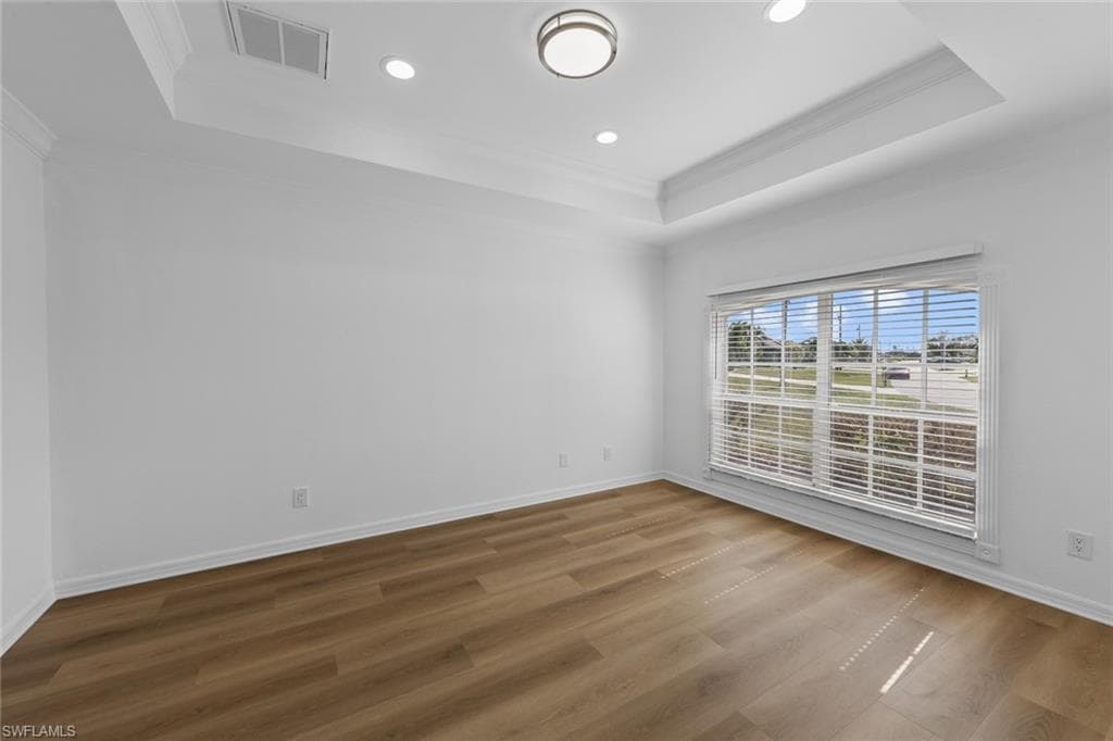 831 5th Ter, Cape Coral, FL 33991-23