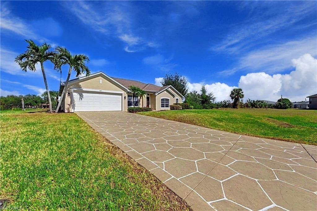 831 5th Ter, Cape Coral, FL 33991-38