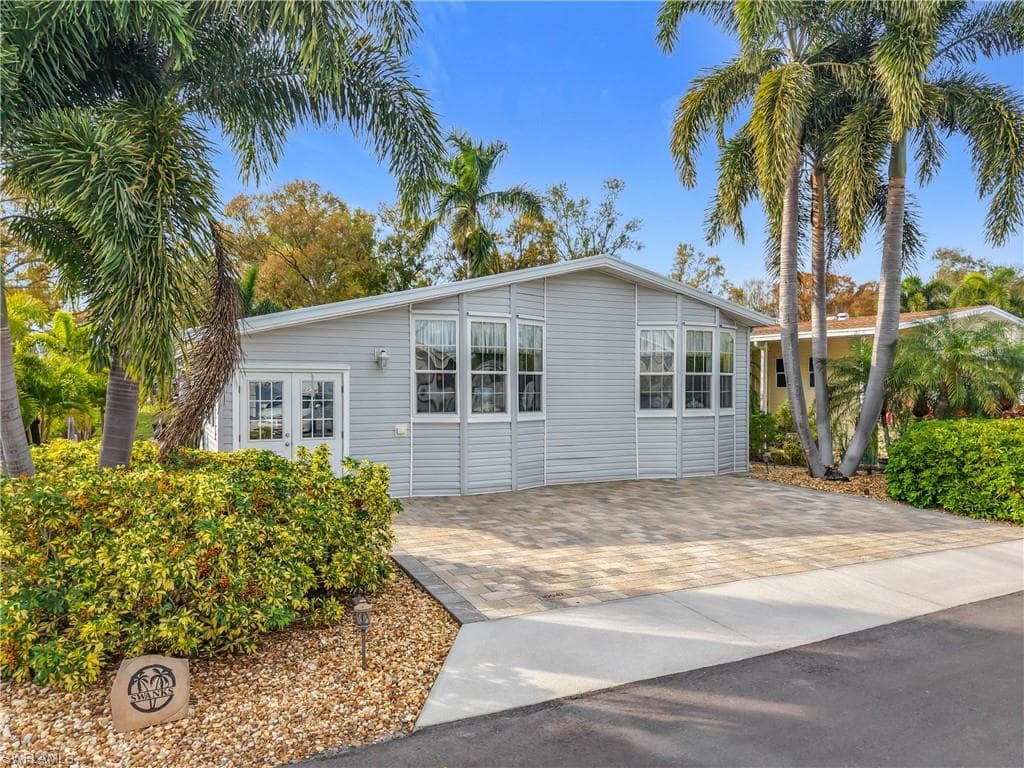 10047 Parkwood Dr. B51, Fort Myers, FL 33905-3