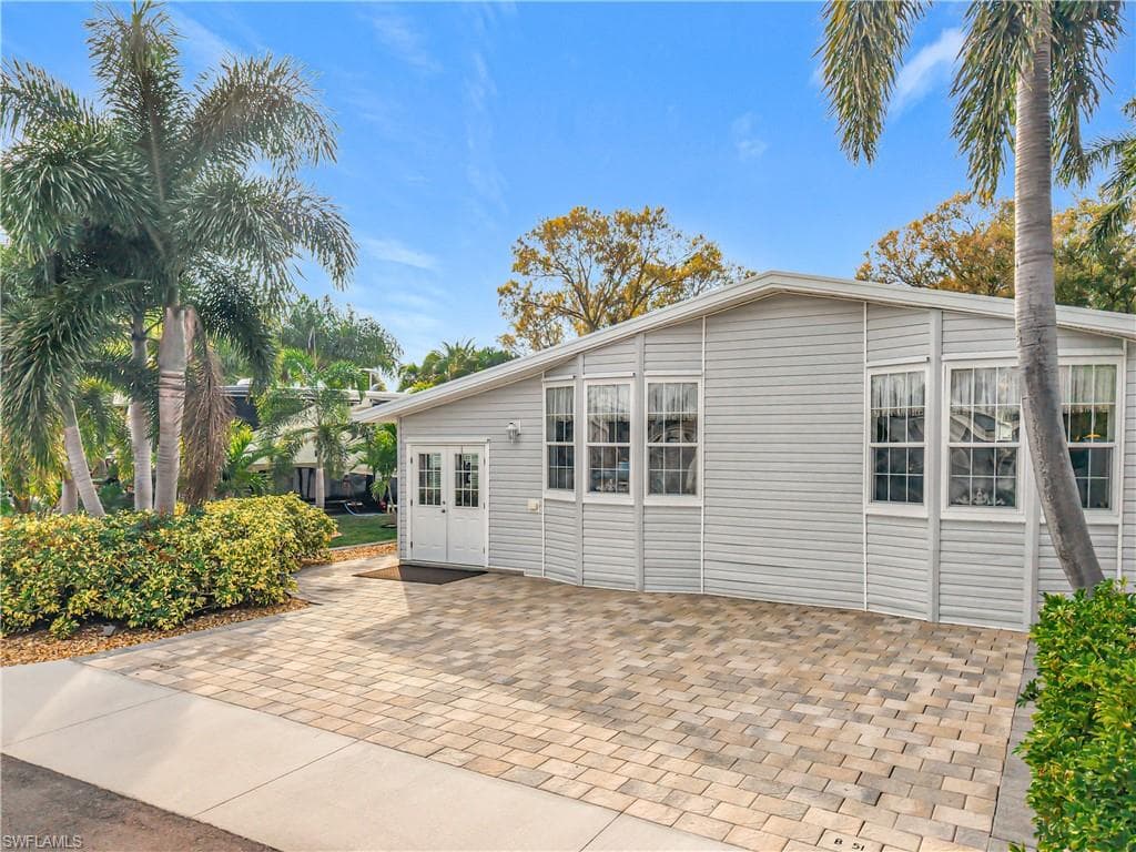 10047 Parkwood Dr. B51, Fort Myers, FL 33905-4
