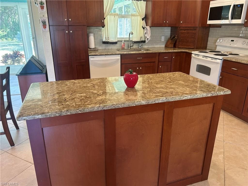 23465 Olde Meadowbrook Cir, Estero, Fl 34134-4