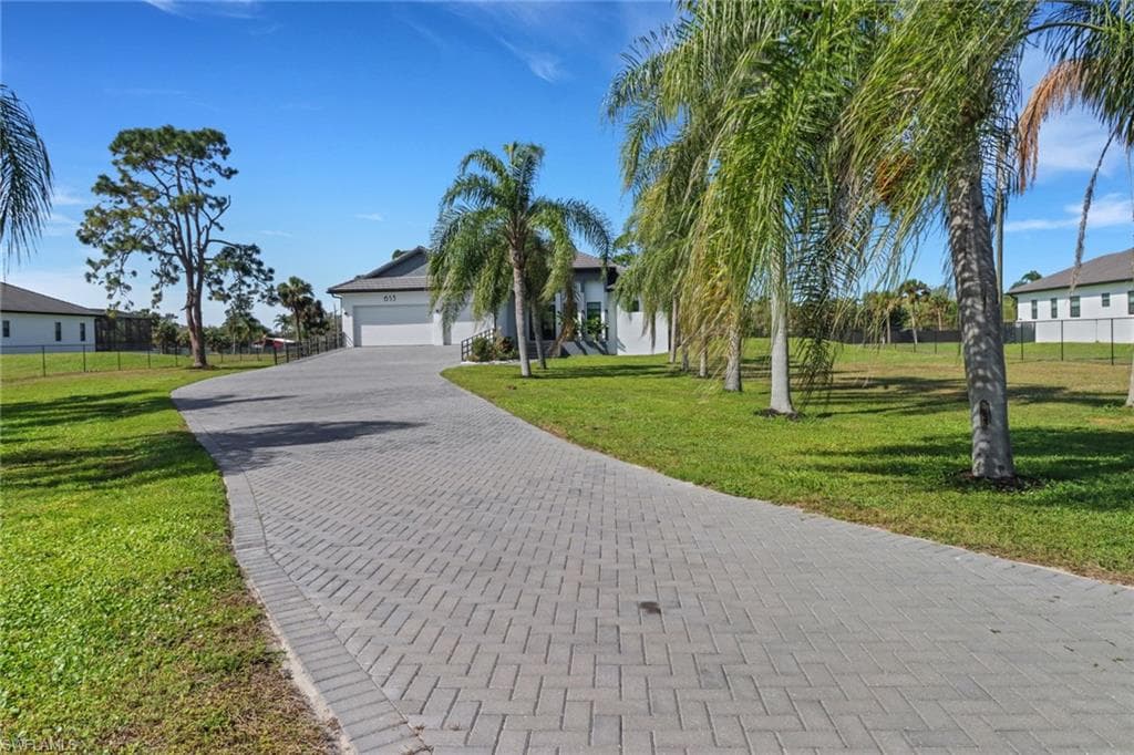 653 23rd St SW, Naples, FL 34117-5