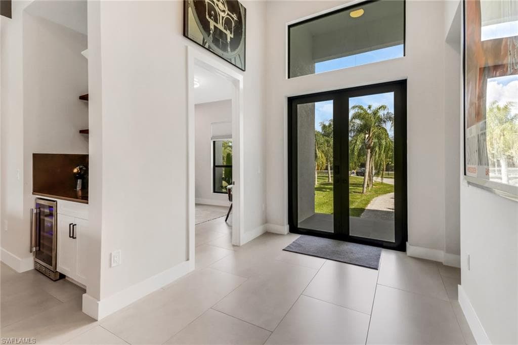653 23rd St SW, Naples, FL 34117-8