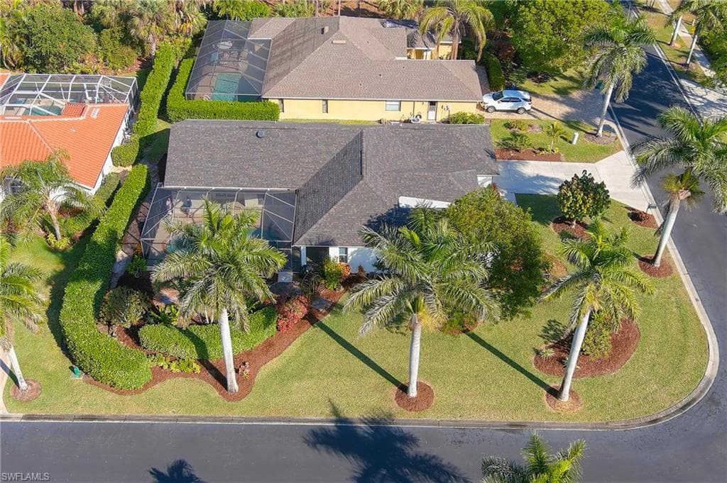 1015 Tivoli Ln, Naples, FL 34104-29