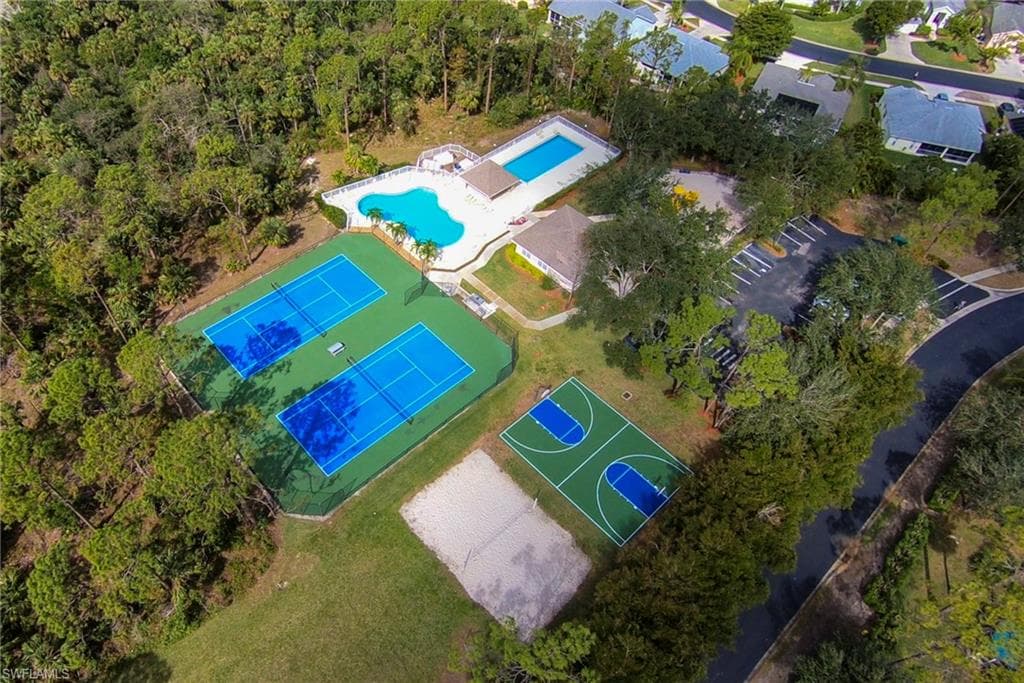 1015 Tivoli Ln, Naples, FL 34104-45