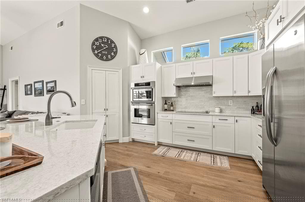 1015 Tivoli Ln, Naples, FL 34104-7