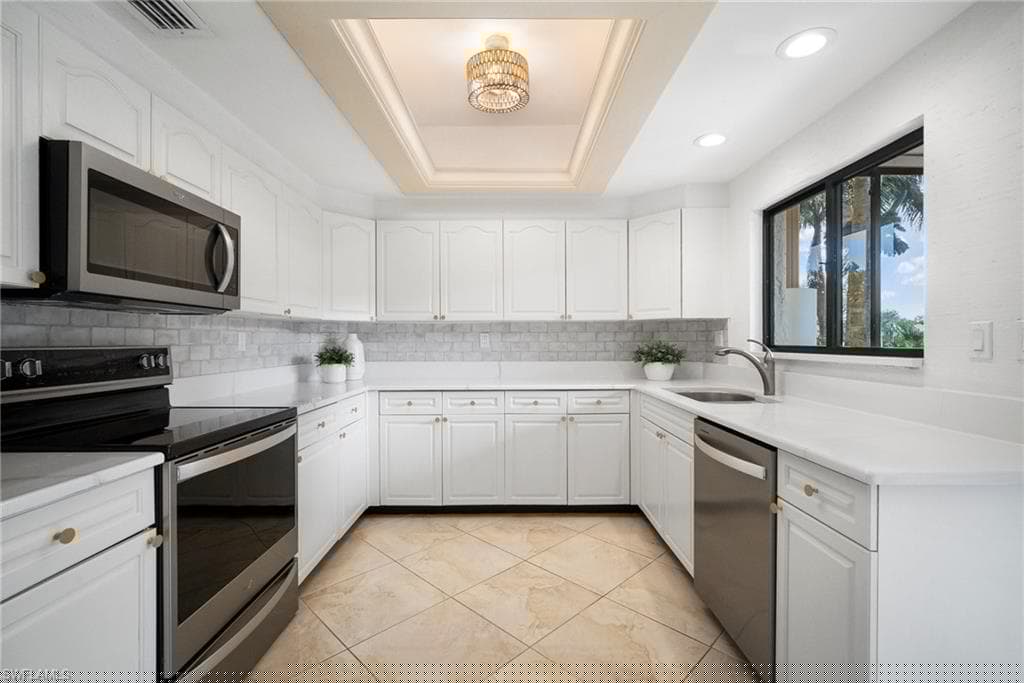 6760 Pelican Bay Blvd 312, Naples, FL 34108-27