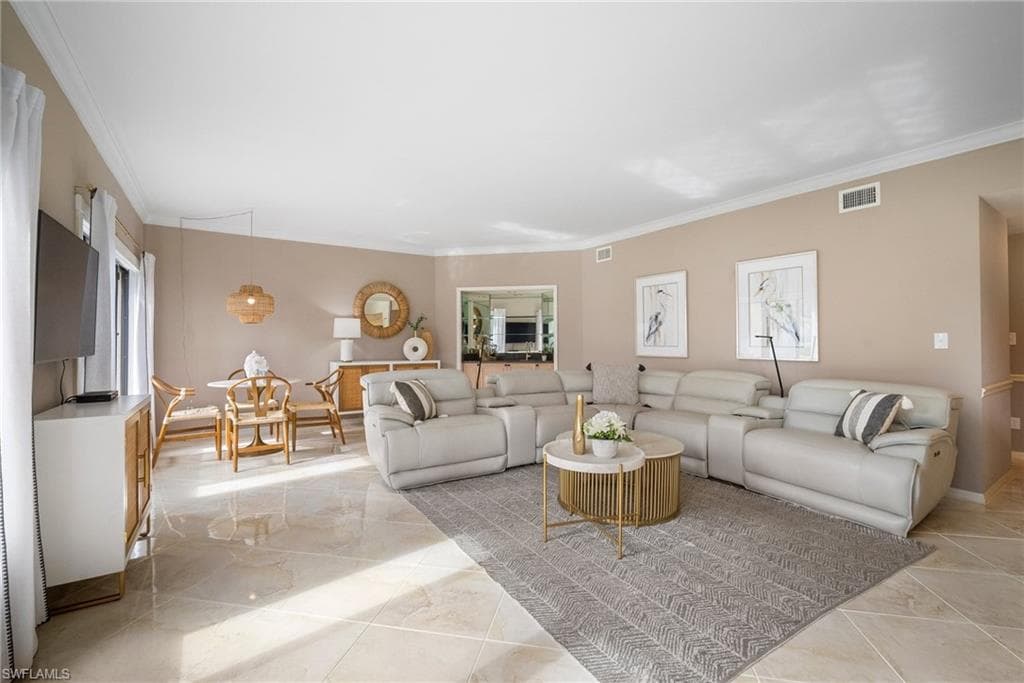 6760 Pelican Bay Blvd 312, Naples, FL 34108-5