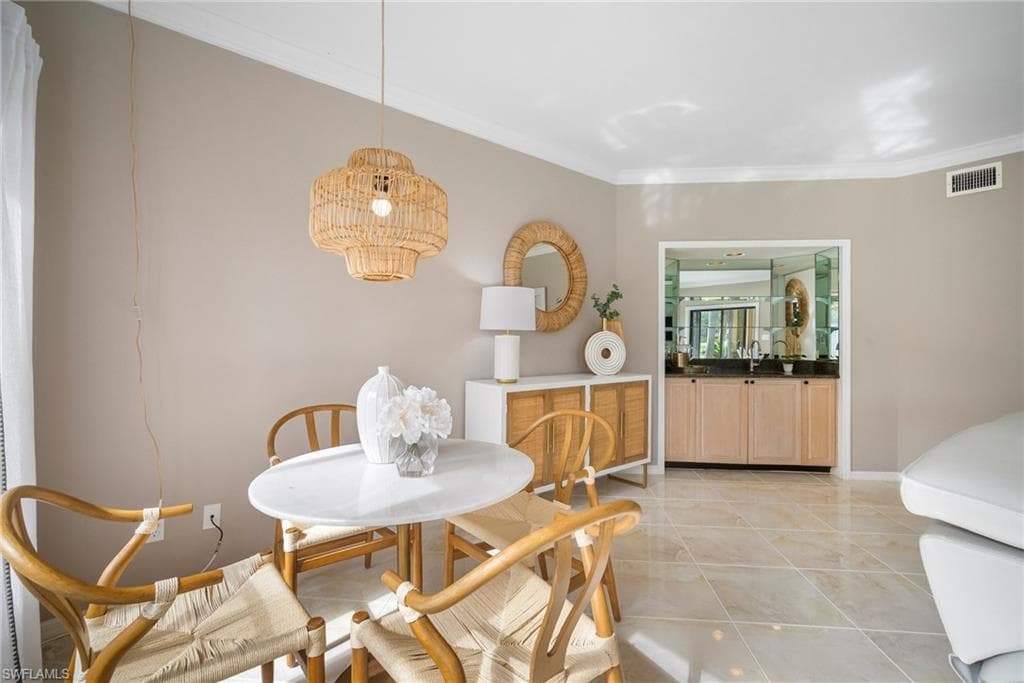6760 Pelican Bay Blvd 312, Naples, FL 34108-6