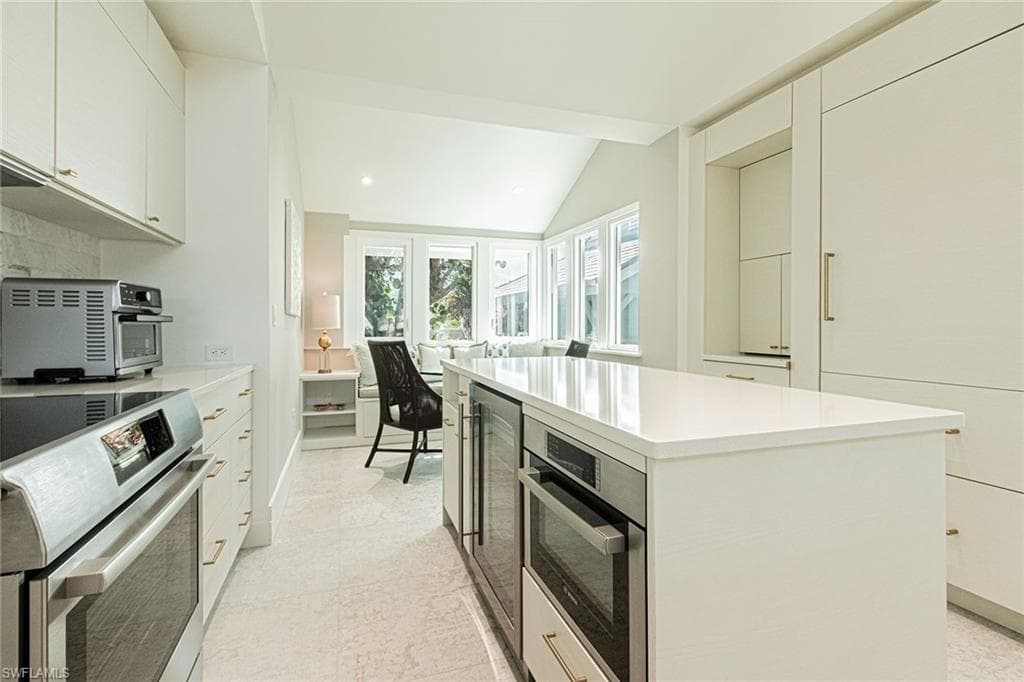 643 Bridgeway Ln, Naples, FL 34108-12