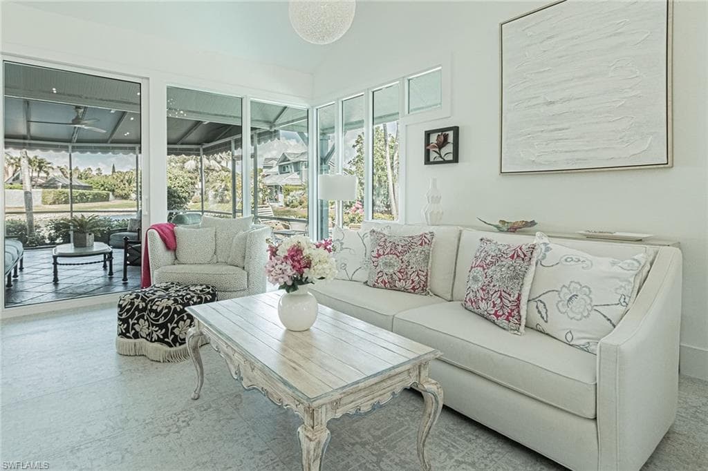 643 Bridgeway Ln, Naples, FL 34108-16