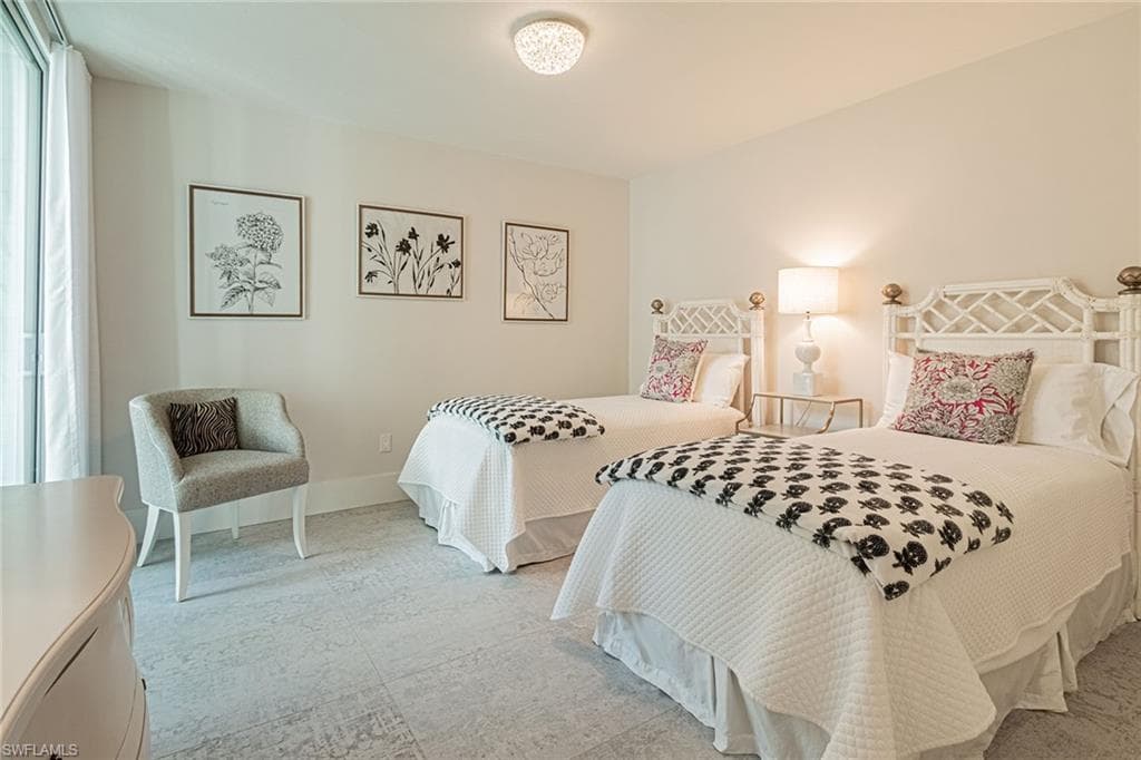 643 Bridgeway Ln, Naples, FL 34108-30