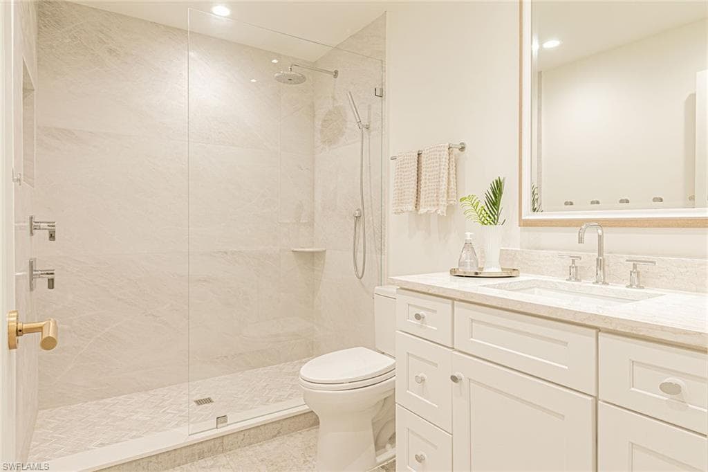 643 Bridgeway Ln, Naples, FL 34108-33
