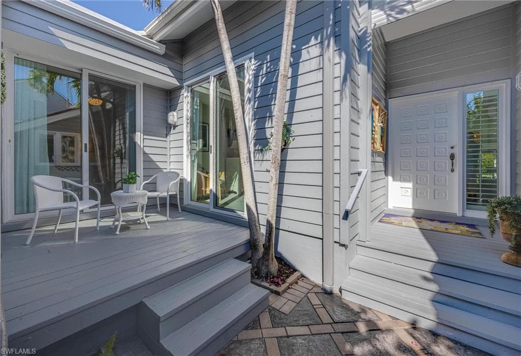643 Bridgeway Ln, Naples, FL 34108-37
