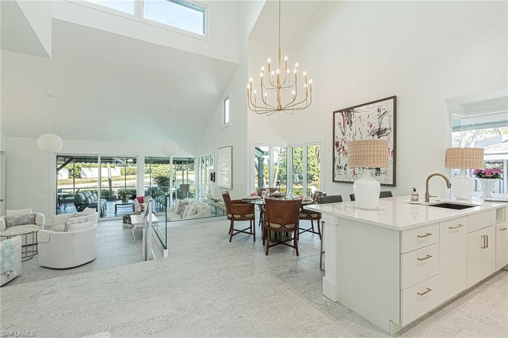 643 Bridgeway Ln, Naples, FL 34108-7