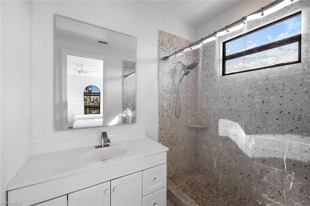 494 Seagull Ave, Naples, FL 34108-17