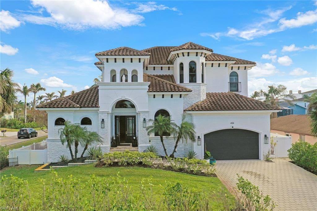 494 Seagull Ave, Naples, FL 34108-2
