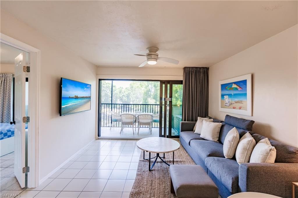 600 Neapolitan Way 352, Naples, FL 34103-2