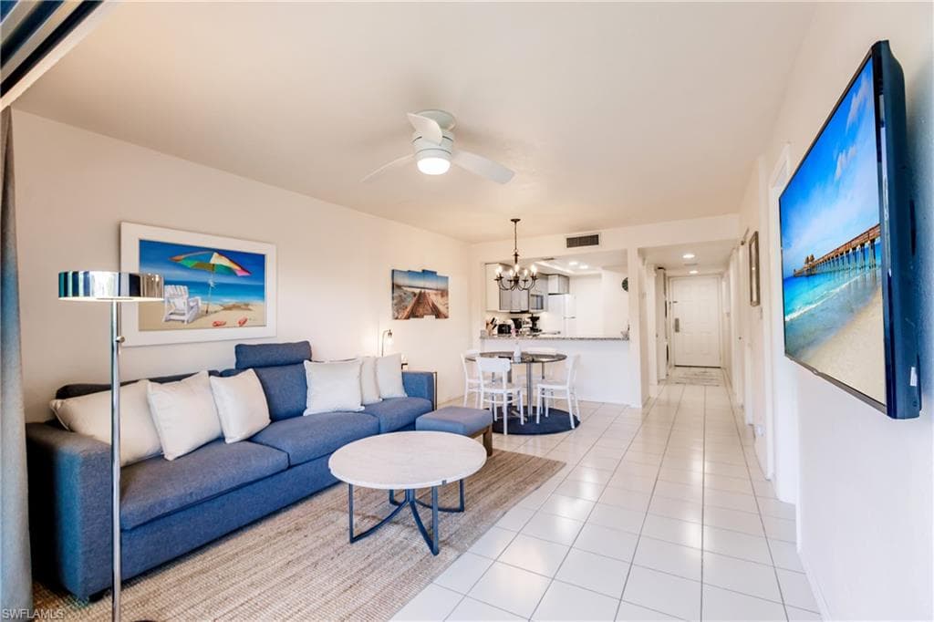 600 Neapolitan Way 352, Naples, FL 34103-3