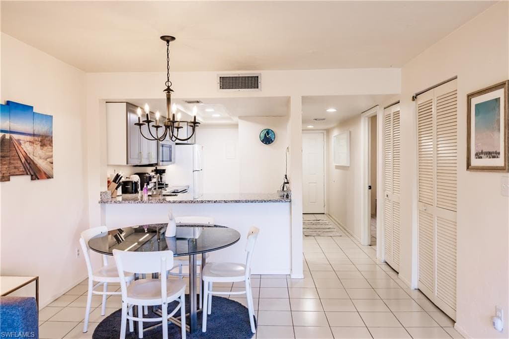 600 Neapolitan Way 352, Naples, FL 34103-4
