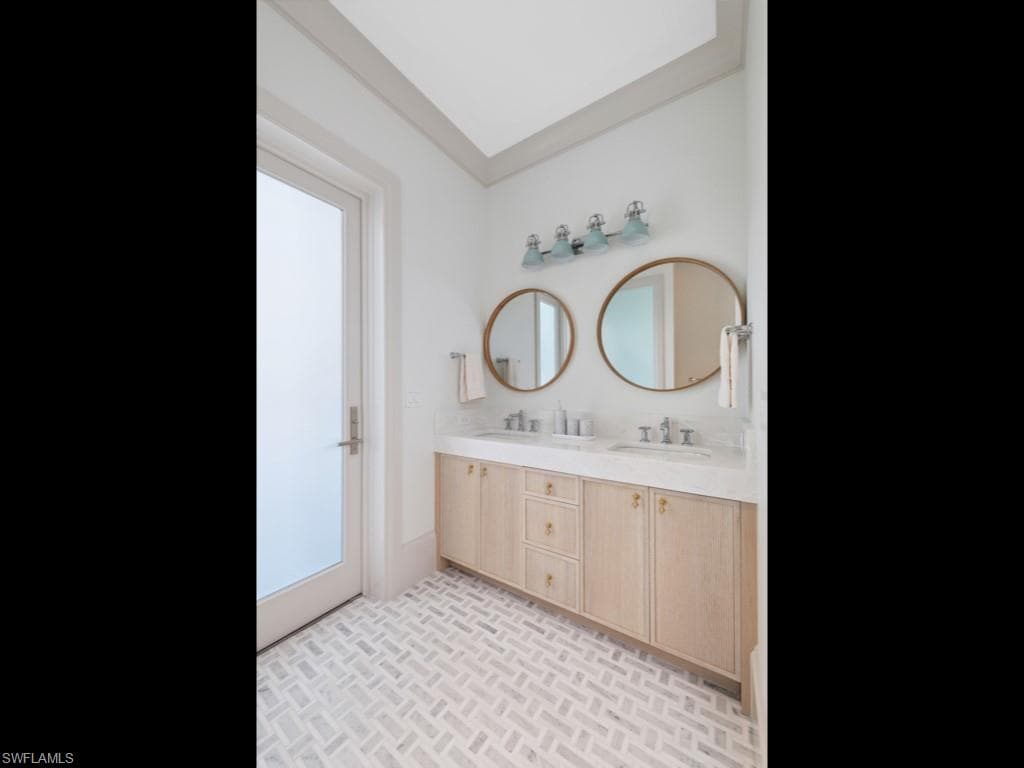 565 Anchor Rode Dr, Naples, FL 34103-33