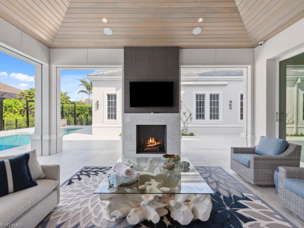 565 Anchor Rode Dr, Naples, FL 34103-35