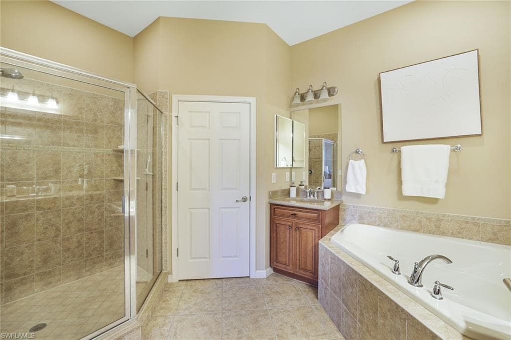 9505 Ironstone Ter 202, Naples, FL 34120-20